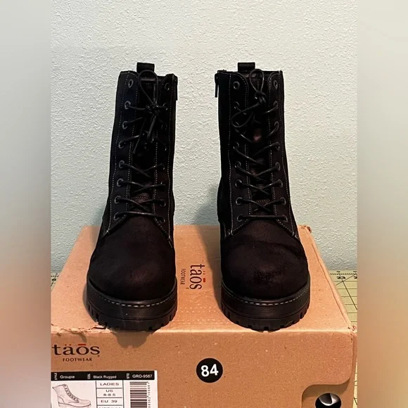 Taos Footwear Women's Boots “Groupie” size 8-8.5 - Picture 2 of 5